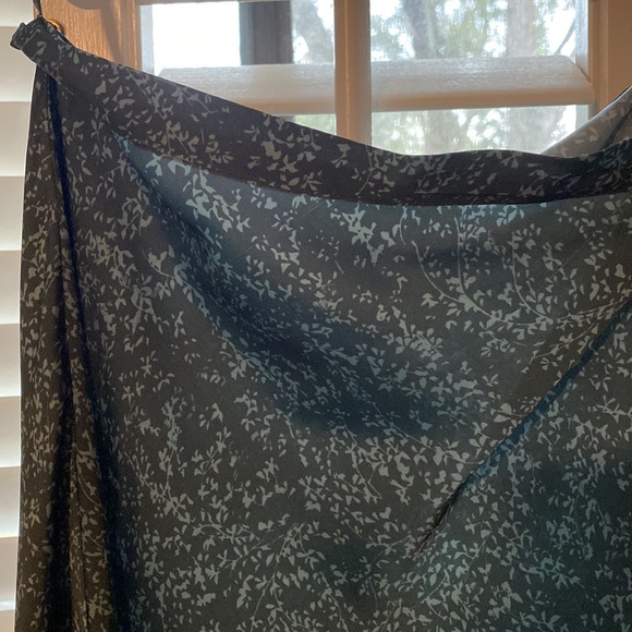 Gianni Bini skirt; size 2 - Picture 2 of 3